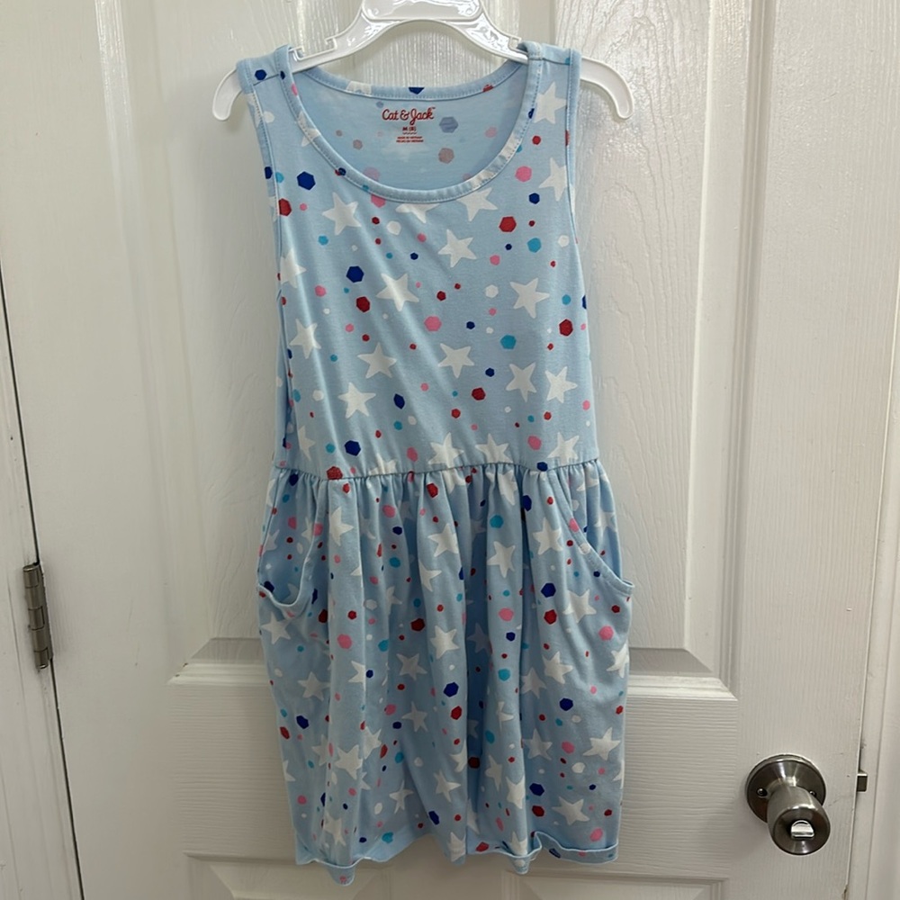 Cute dress!